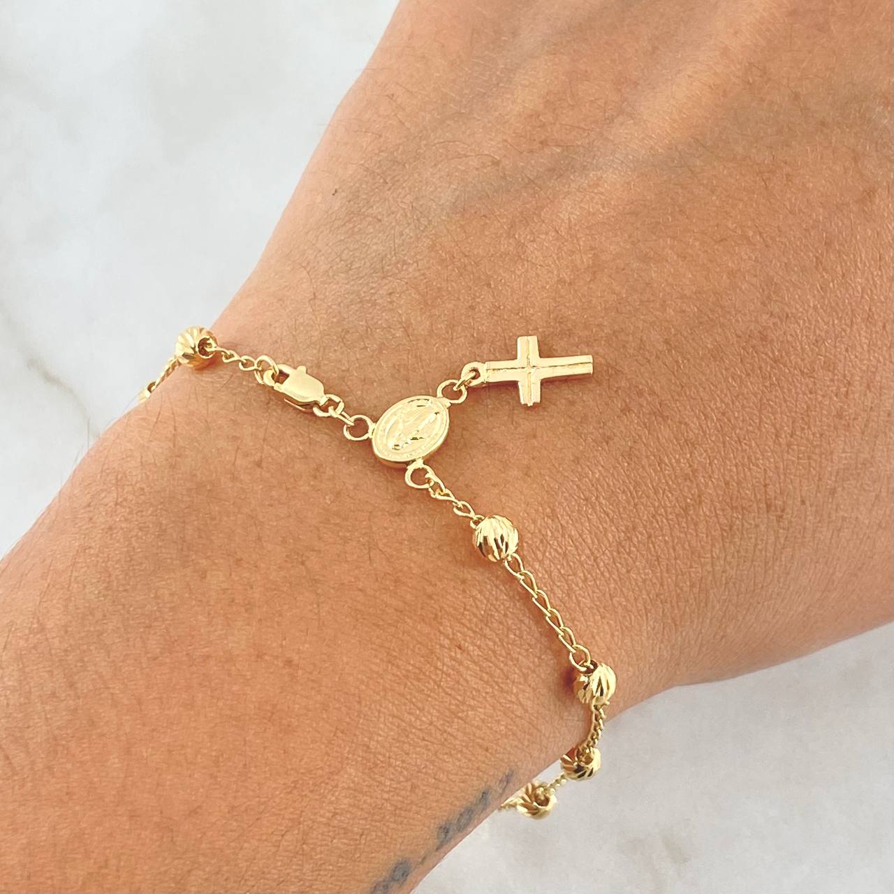 Pulso Denario Virgen Milagrosa Cruz Lisa 3.15gr / 19cm / 4mm Bolas Diamantadas Oro Amarillo 18K