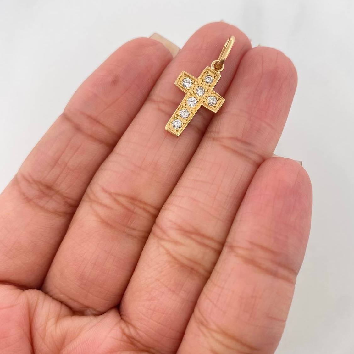Dije Cruz 1.3 g / 2.3 cm Oro Amarillo 18K