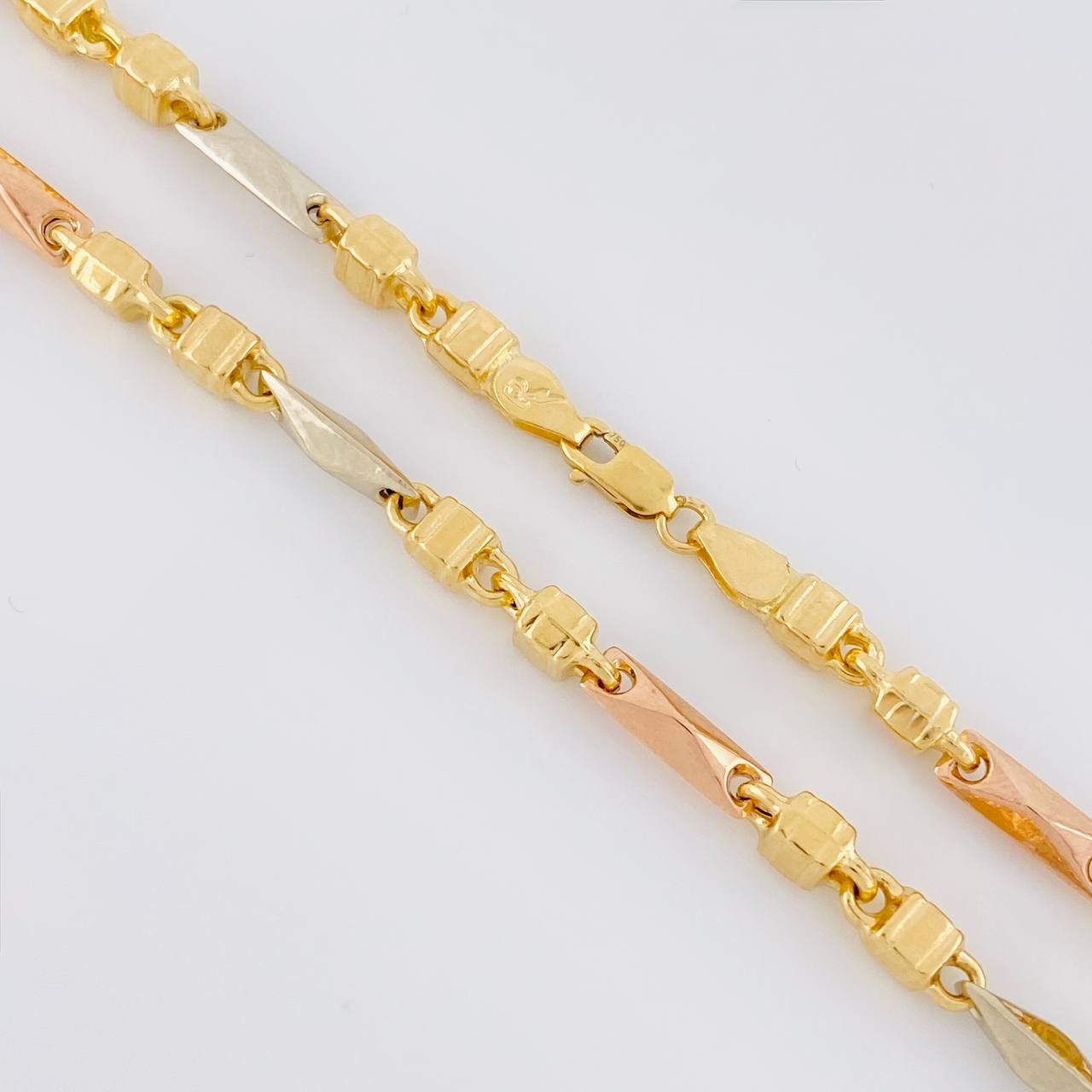 Cadena Rustica Española 18.7g / 65cm / 4.2mm Tres Oros 18K