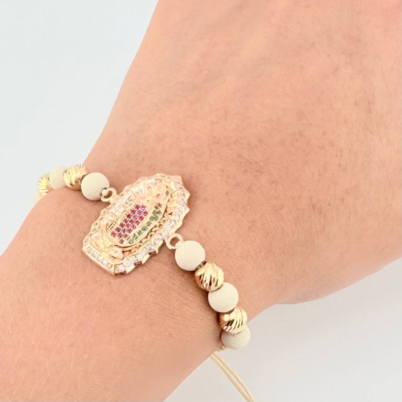 Pulsera Tejida Beige Virgen de Guadalupe Bolas Diamantadas Oro Amarillo 18K