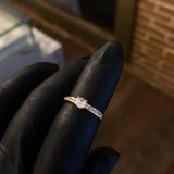 Solitario 1.5gr T6 Anillo Circones Blancos Oro Amarillo*