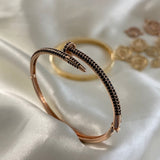 Pulso Clavo CT 11.5gr/17cm Circones Negros Oro Rosa*