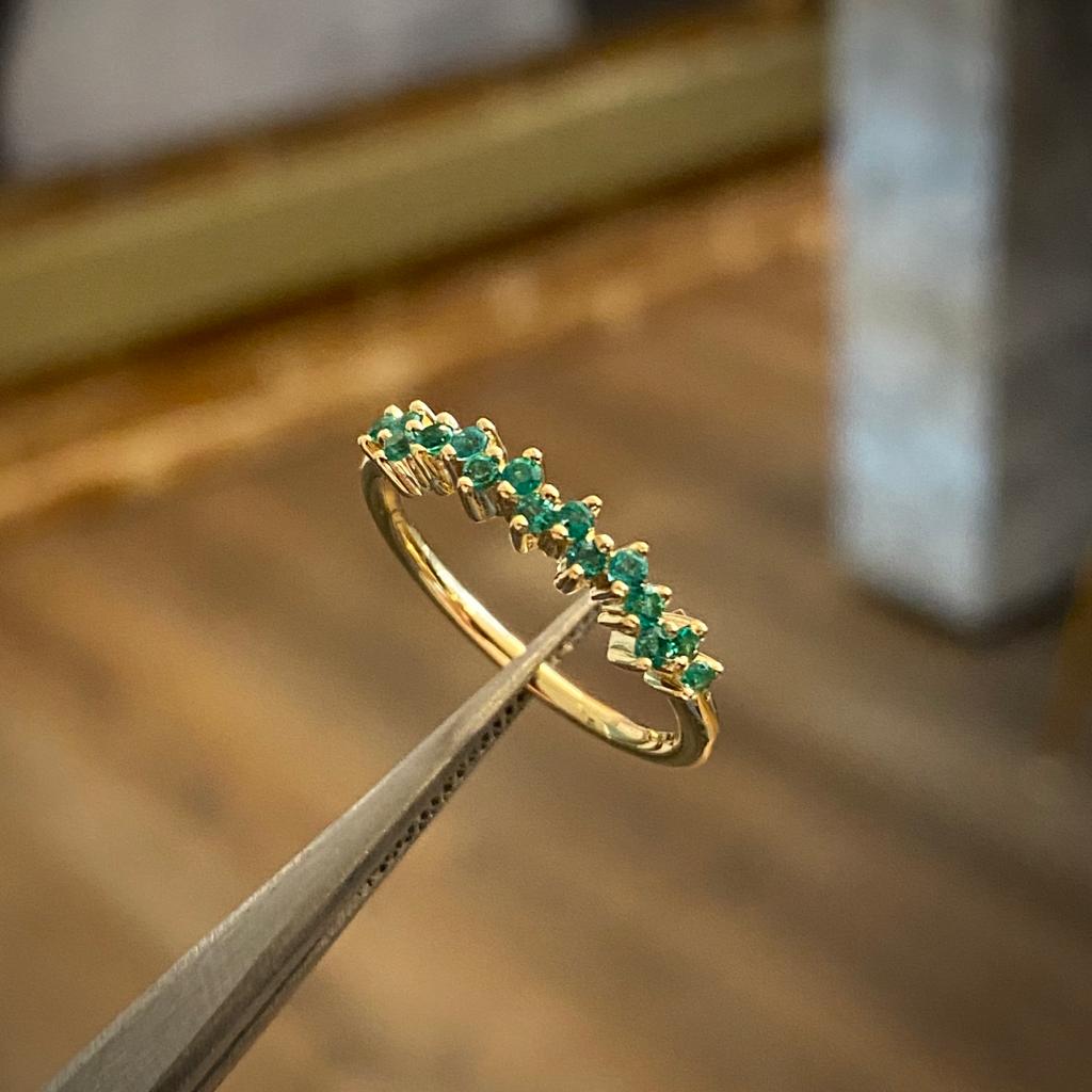 Anillo Zig Zag Esmeralda 2.45gr-T6 3/4 28pts Oro Amarillo (Joya)