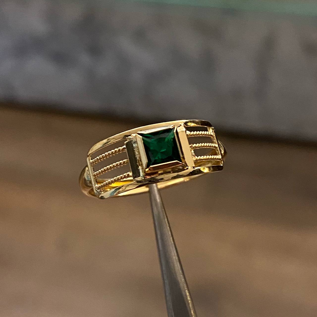Solitario 1.75gr-T8 3/4 Anillo Circon Verde Oro Amarillo