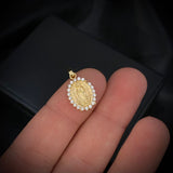 Dije Virgen de Guadalupe 1.35gr/2.1cm Circones Blancos Oro Amarillo*