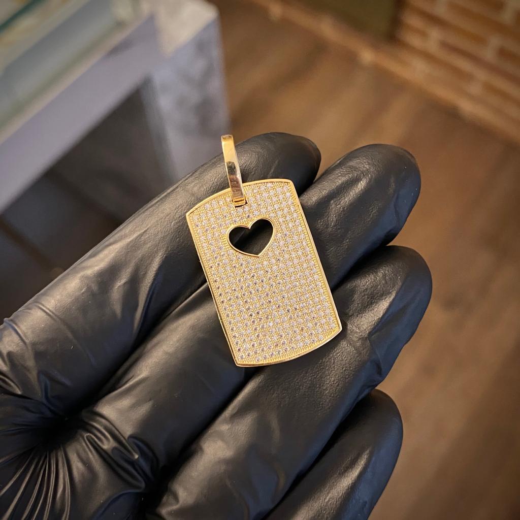 Dije Placa Corazon 6.25gr/3.9cm Circones Blancos Oro Amarillo