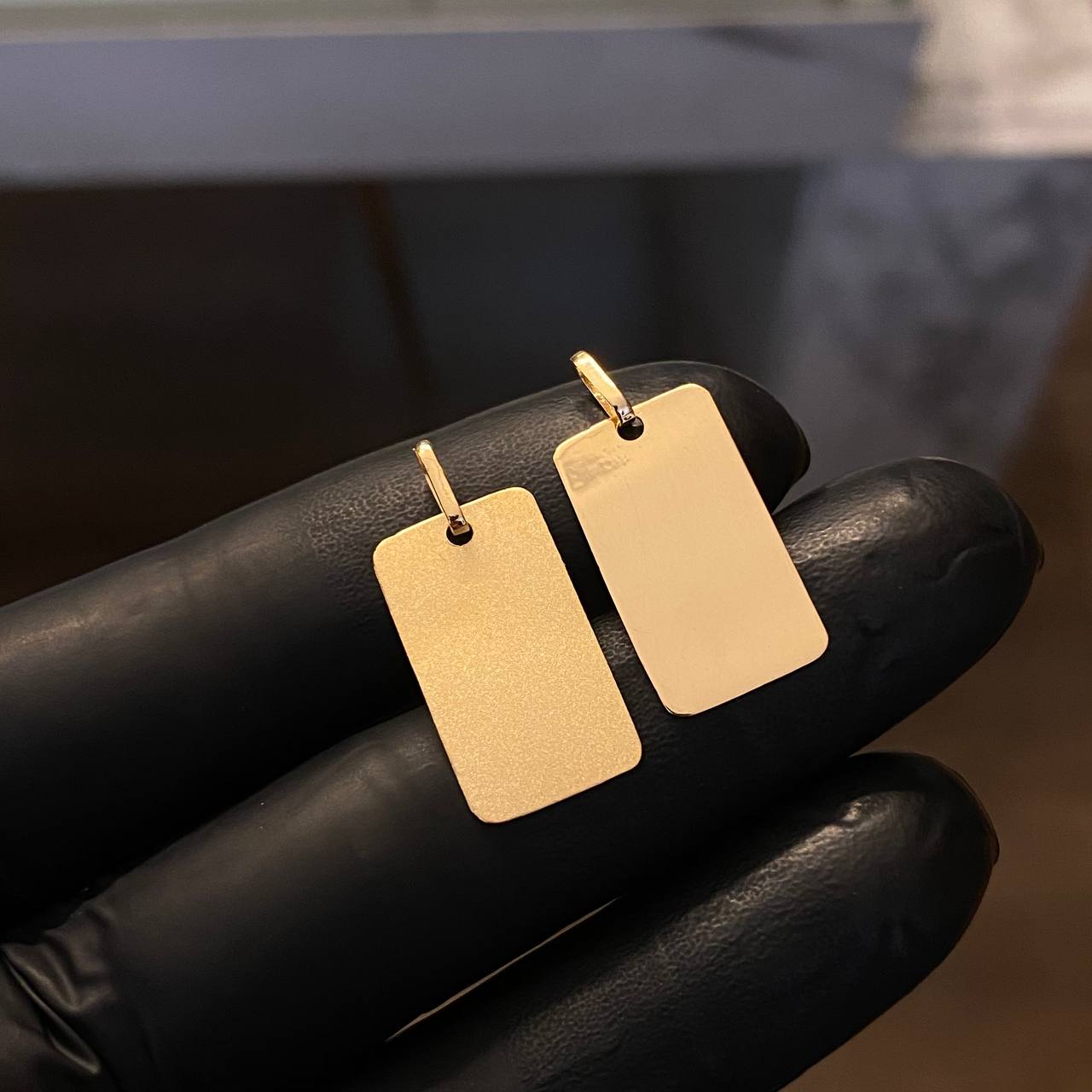 Dije Placa Rectangular 1.45gr / 2.5cm (1.9cm*1.1cm) Liso Mate Oro Amarillo