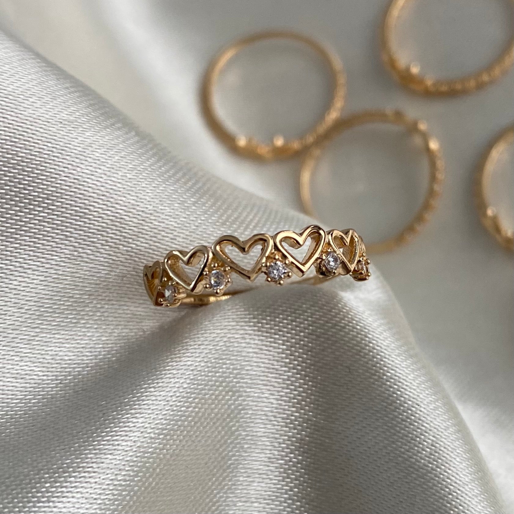 Anillo Corazones 1.55gr- T7 Circones Blancos Oro Amarillo
