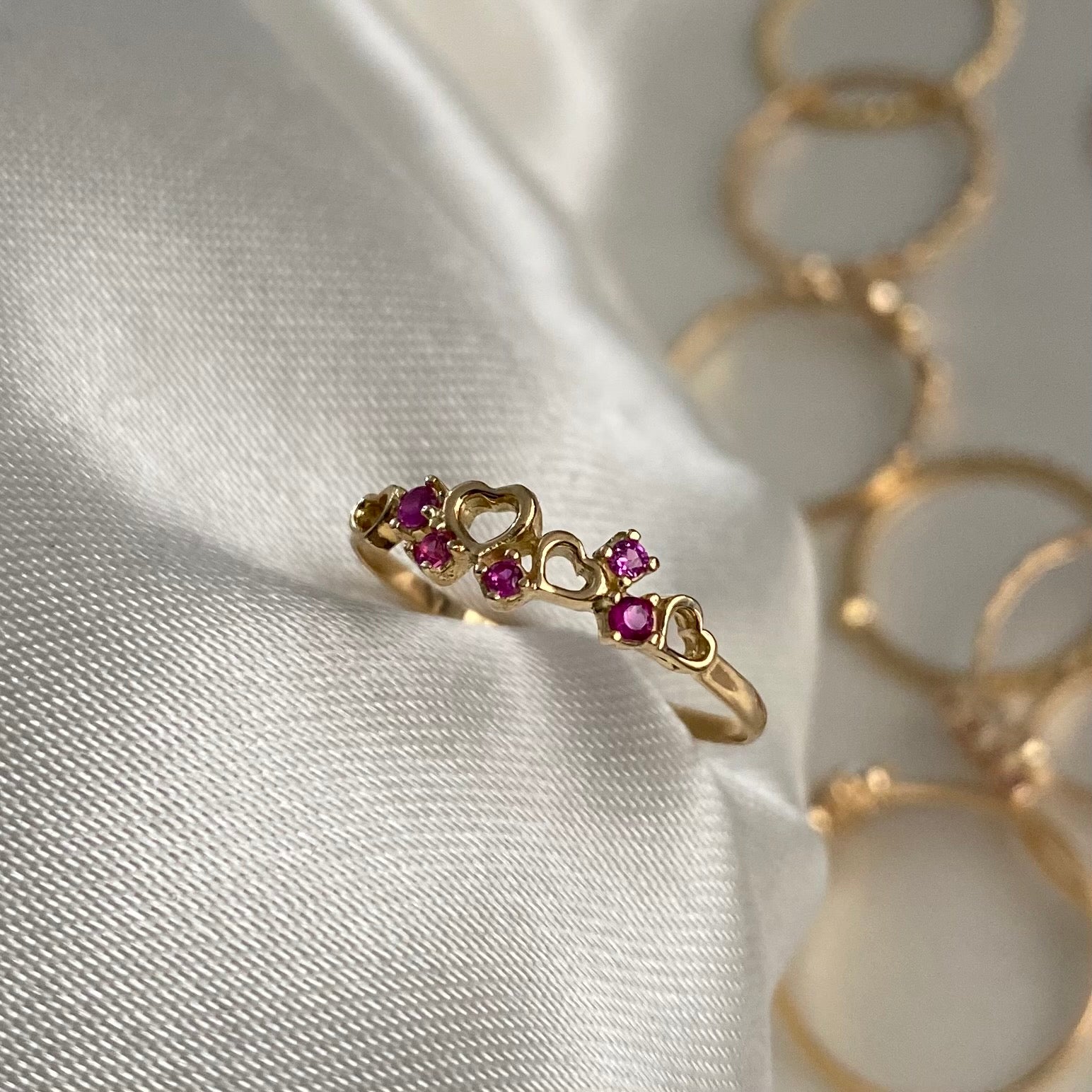 Anillo Corazones 1.05gr-T7 1/4 Circones Fucsia Oro Amarillo