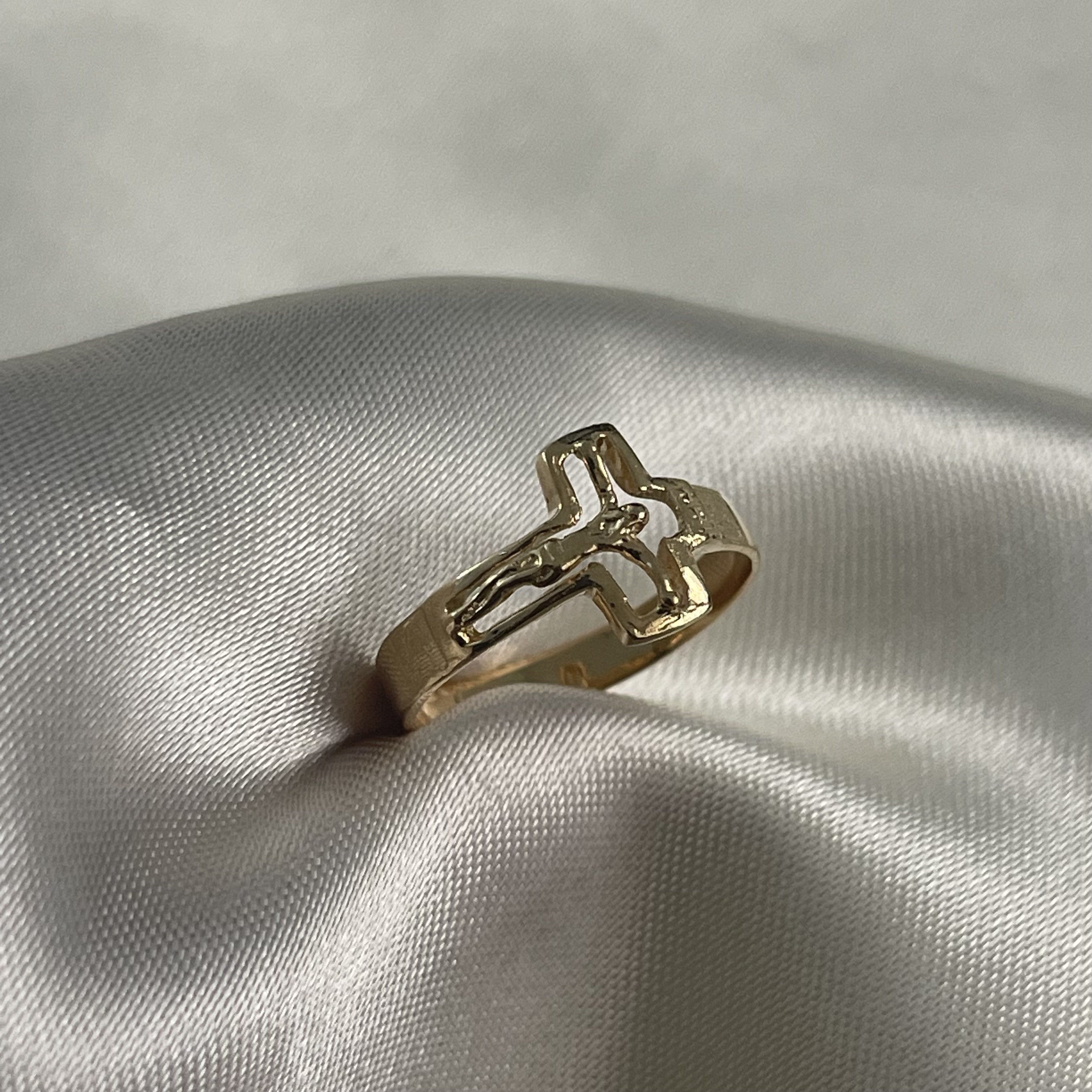 Anillo Cristo Inri 2.4gr - T6 1/4 Oro Amarillo