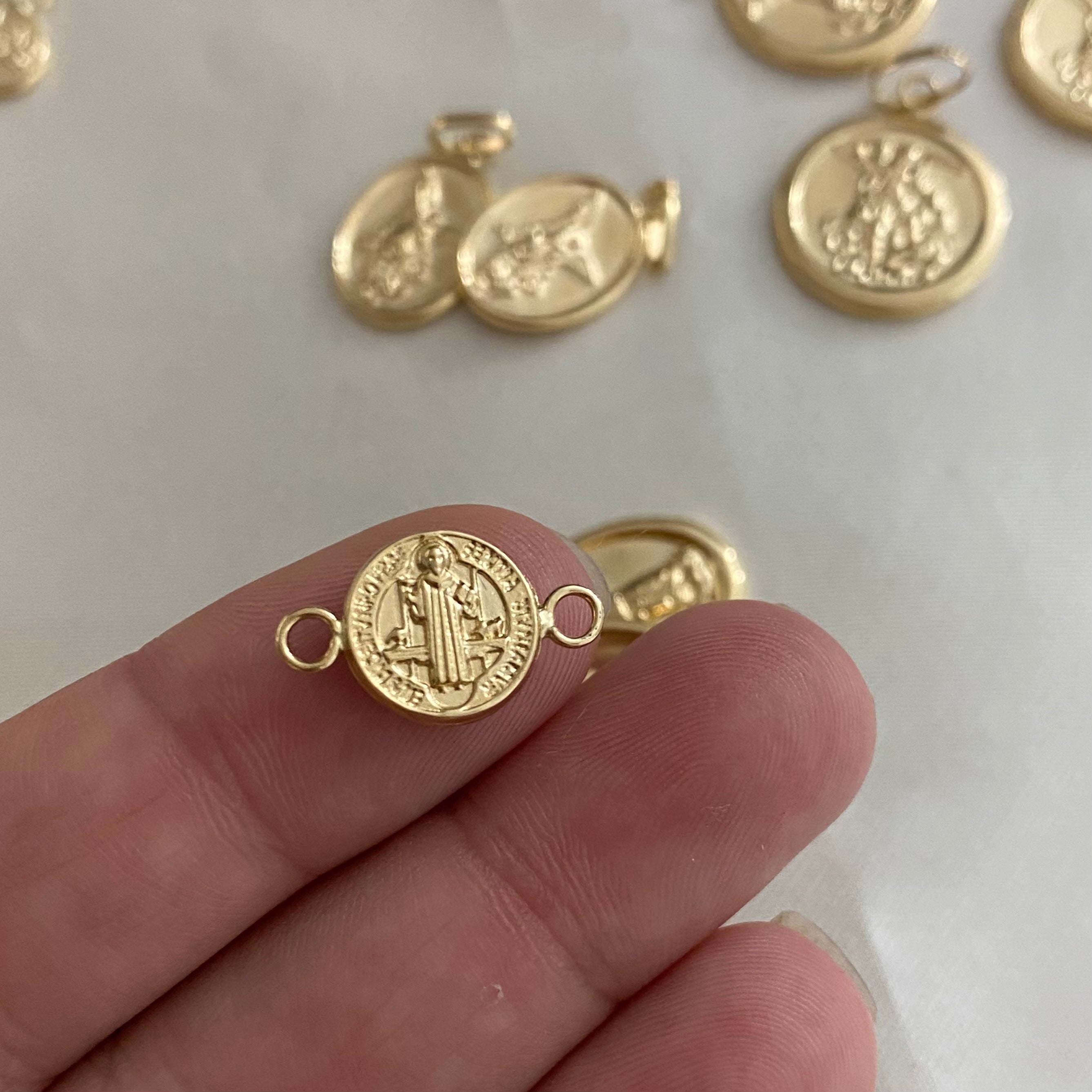 Herraje San Benito 0.7gr/1.5cm Oro Amarillo