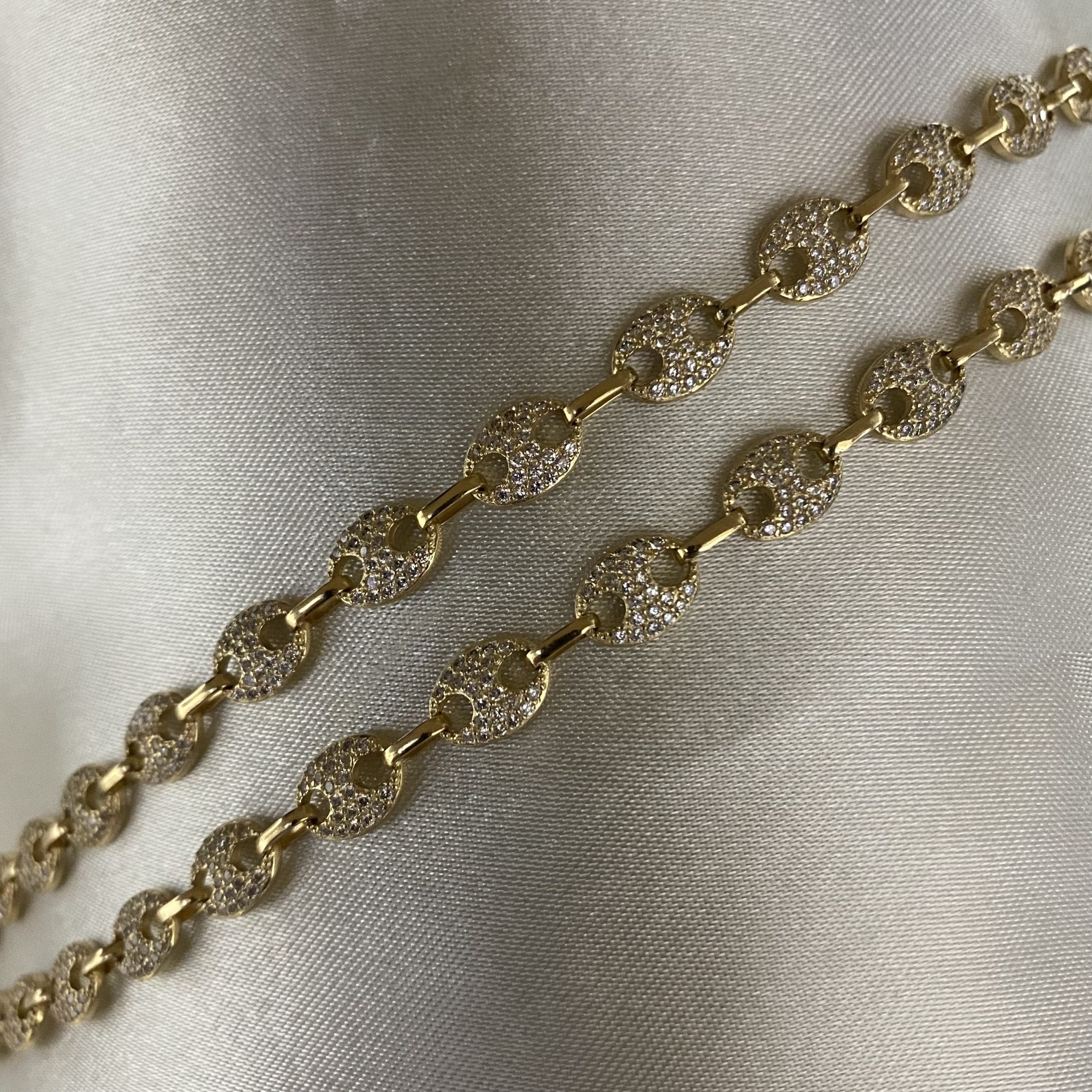 Pulso Gc 10.6gr/19cm Circones Blancos Oro Amarillo