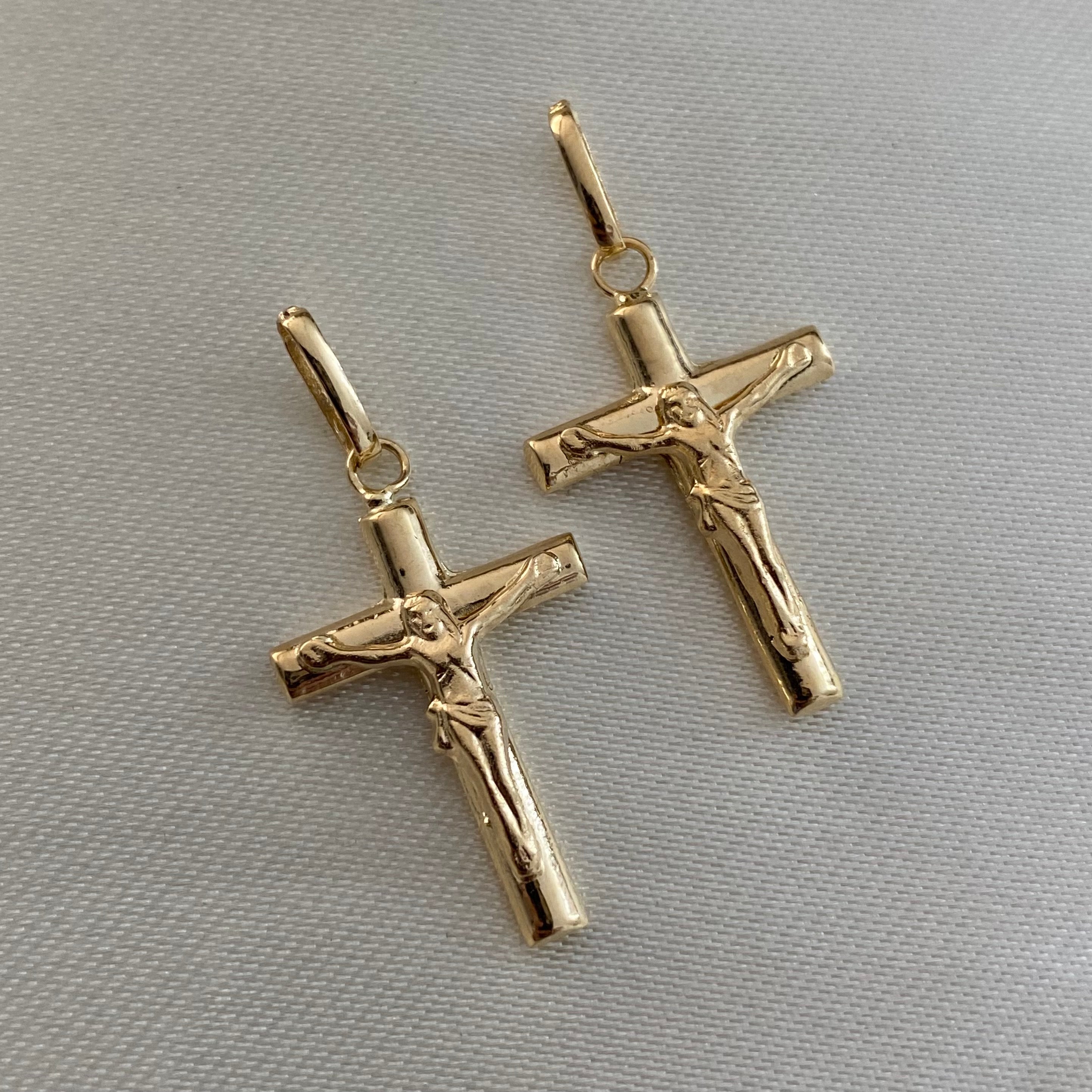 Dije Cruz 0.95gr/3cm Cristo Oro Amarillo