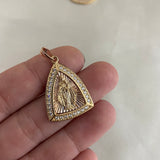 Dije Virgen Del Carmen 4.55gr Dos Oros Circones Blancos