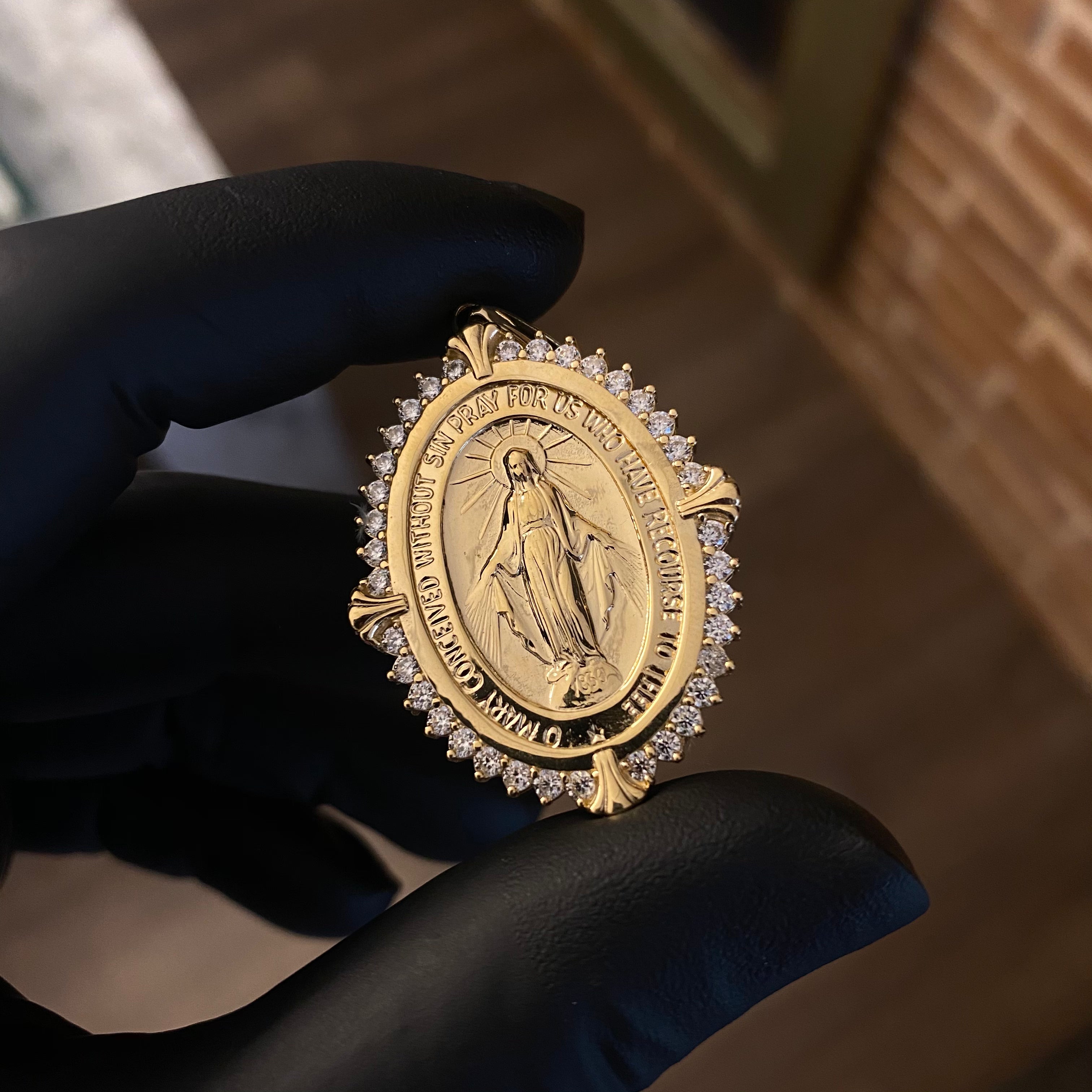 Dije Virgen Milagrosa 11.55gr/5cm Circones Blancos Oro Amarillo