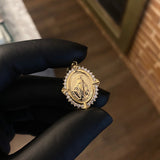 Dije Virgen Milagrosa 5.0gr / 3.3cm Circones Blancos Oro Amarillo*