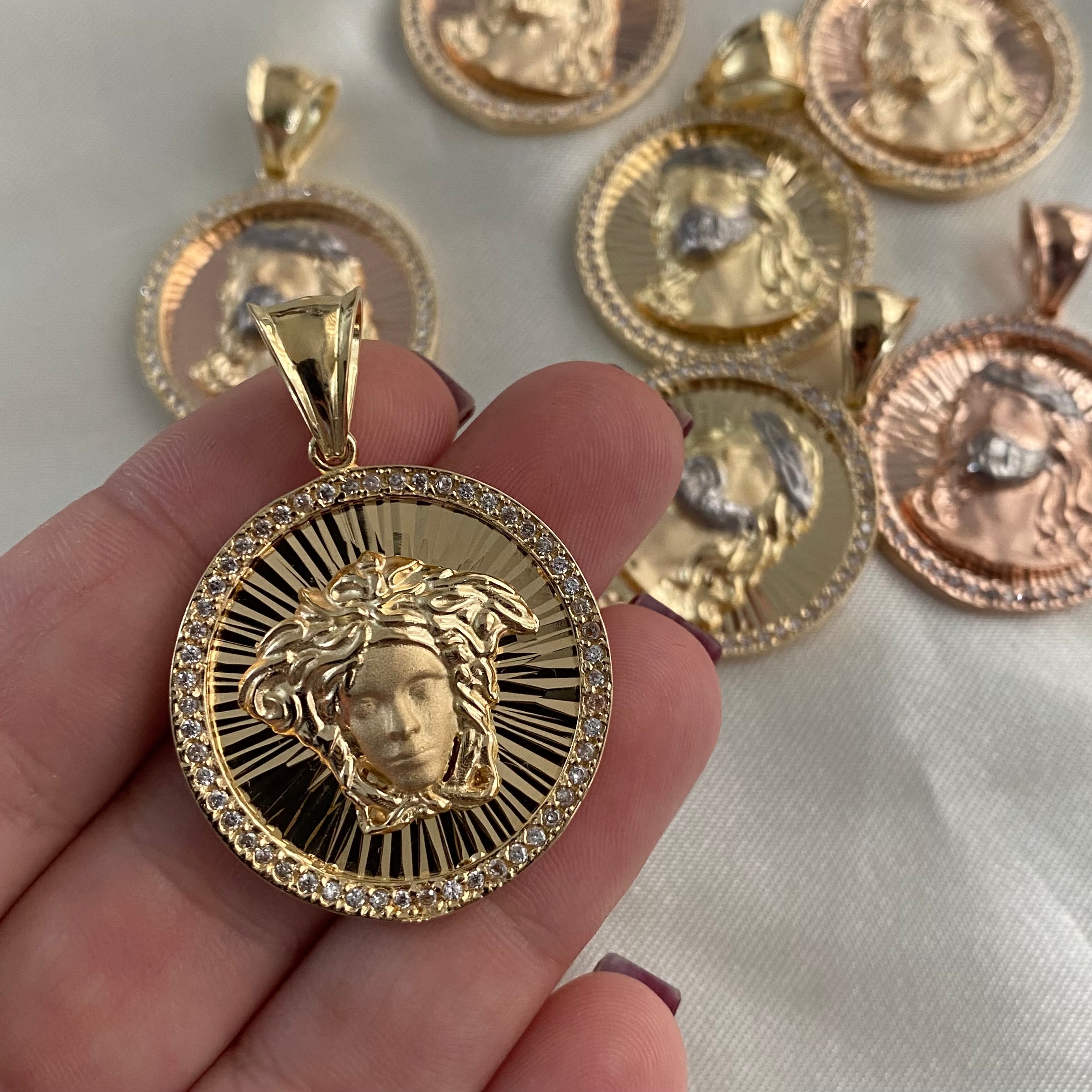 Dije Medusa Vs 12,1gr Oro Amarillo