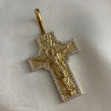 Dije Cristo 7.65gr Italy Circones Blancos Oro Amarillo
