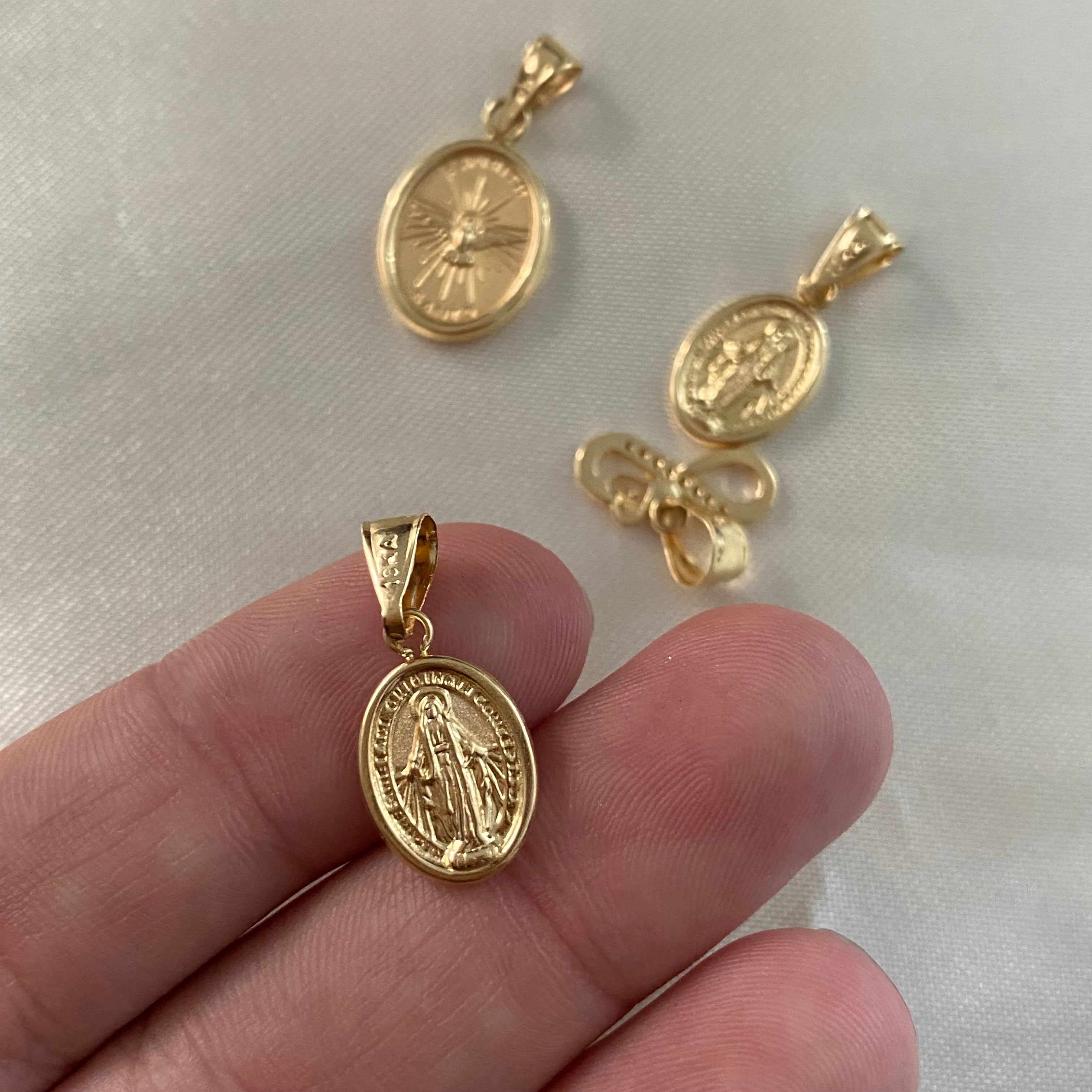 Dije Virgen Milagrosa 0.7gr Oro Amarillo