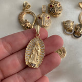 Dije Virgen Guadalupe 5.25gr/3.9cm Oro Amarillo Circones Blancos
