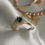 Anillo Flor 1.55gr - T5 3/4 Oro Blanco Circones Blancos Verde