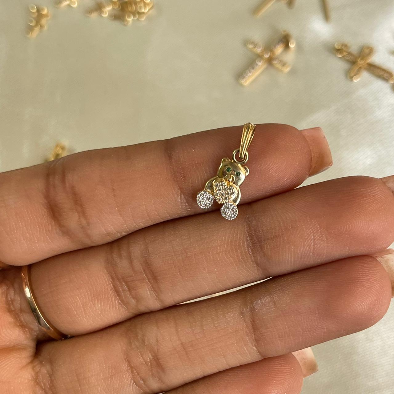 Dije Oso 0.7gr Corazon Circones Blancos Oro Amarillo