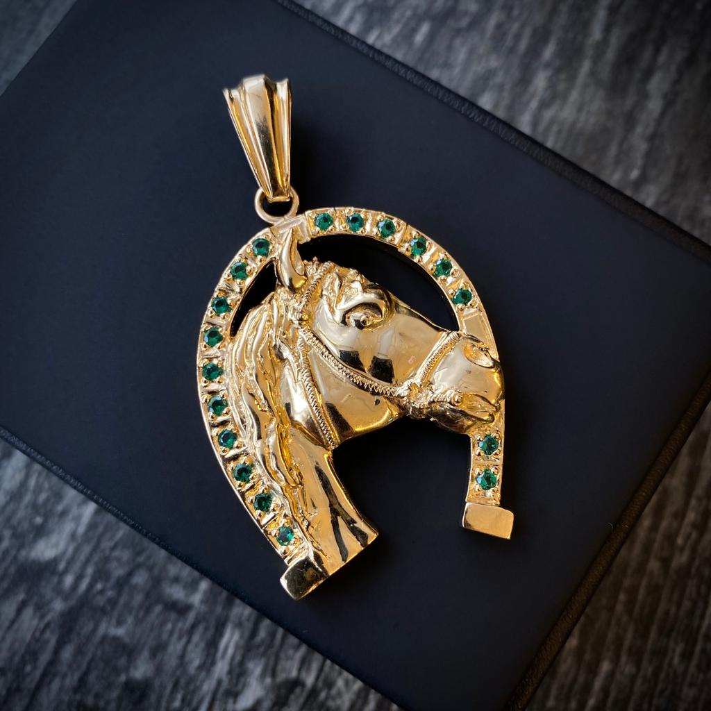 Dije Caballo 15.6gr/5.7cm Herradura Oro Amarillo Circones Verdes