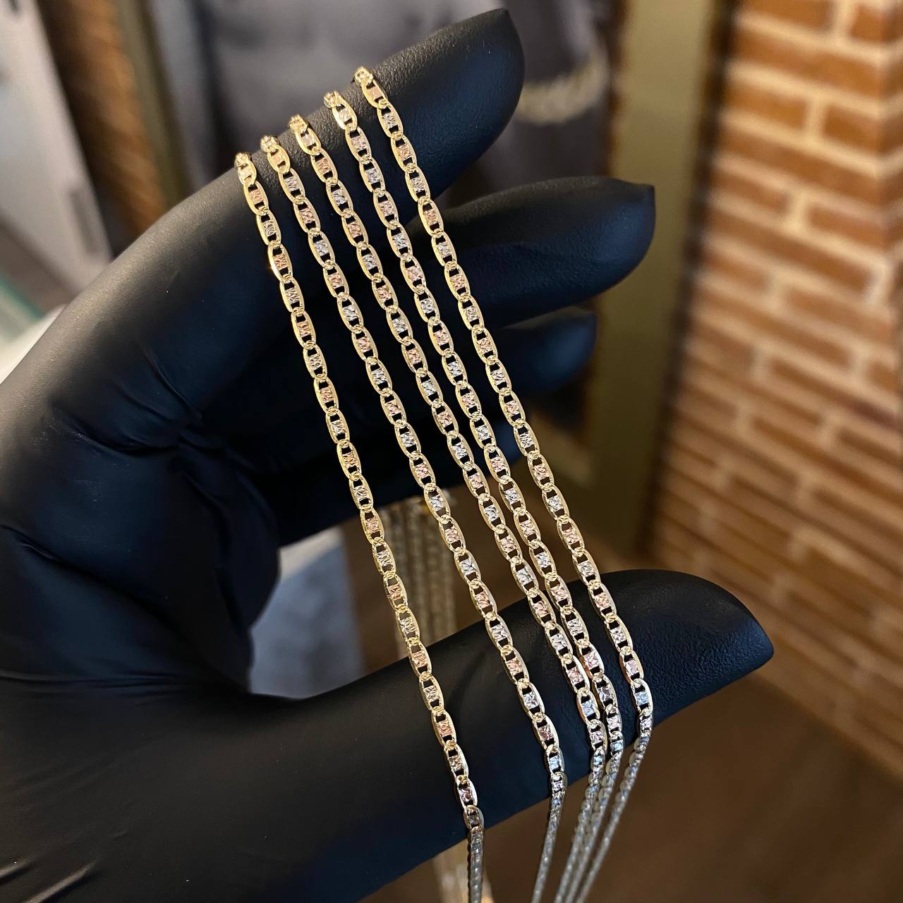 Cadena Plana 1.95gr / 45cm / 1.6mm Diamantada Tres Oros +3
