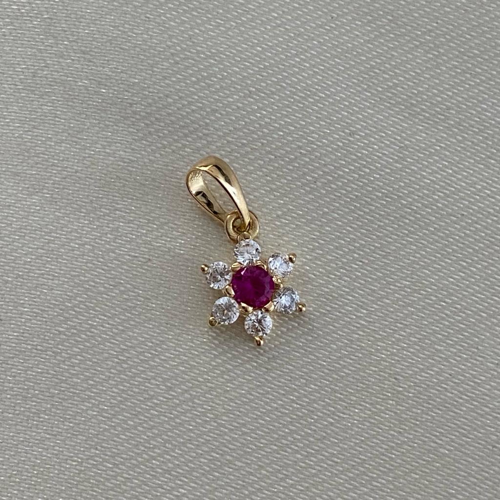Dije Flor 0.65gr/1.3cm Circones Fucsia Blancos Oro Amarillo