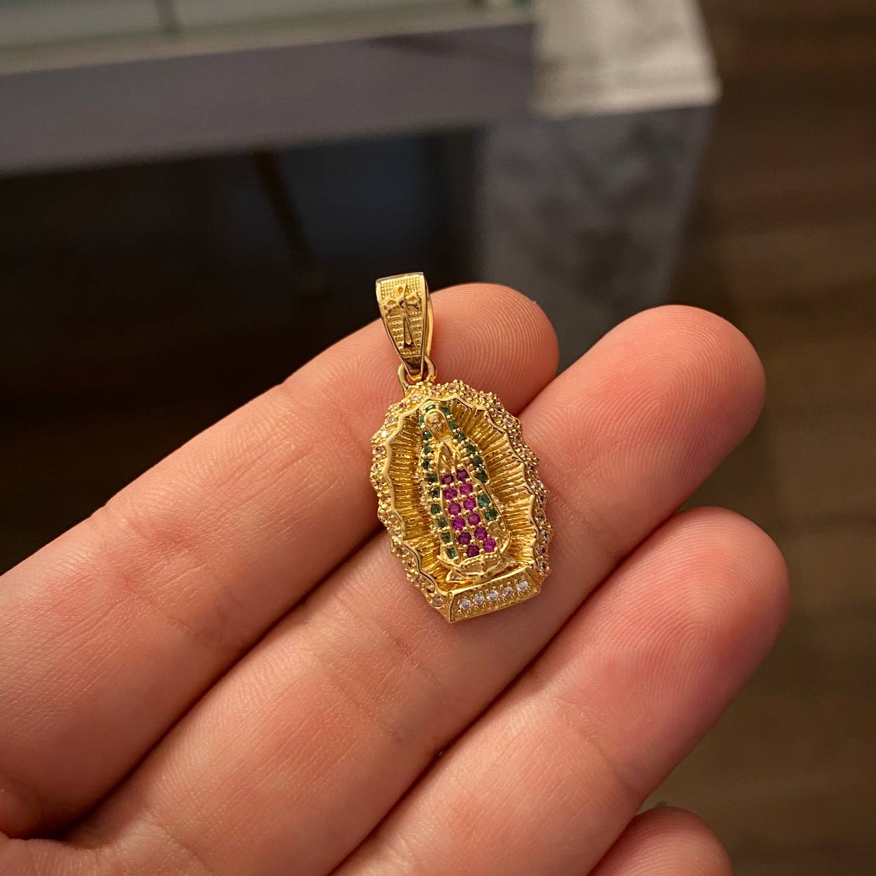 Dije Virgen de Guadalupe 3.5gr/3cm Circones Blancos Verdes Fucsias Oro Amarillo