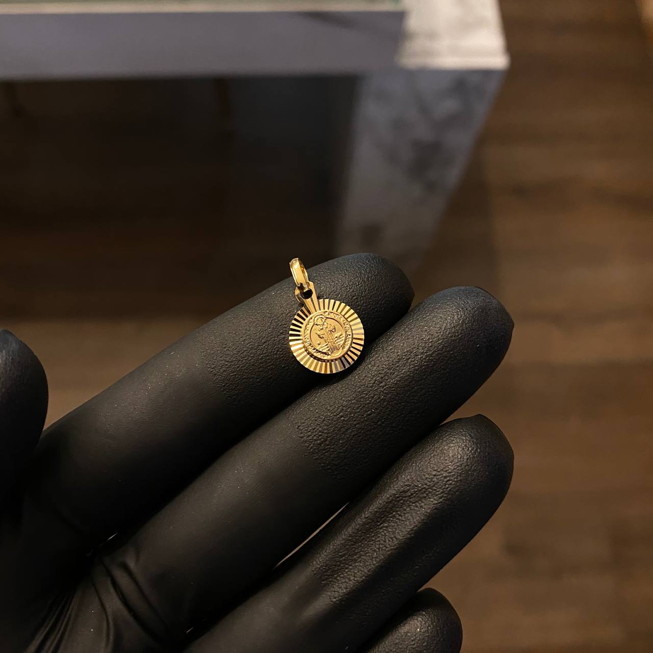 Dije San Benito 1.15gr / 1.9cm Diamantado Oro Amariilo