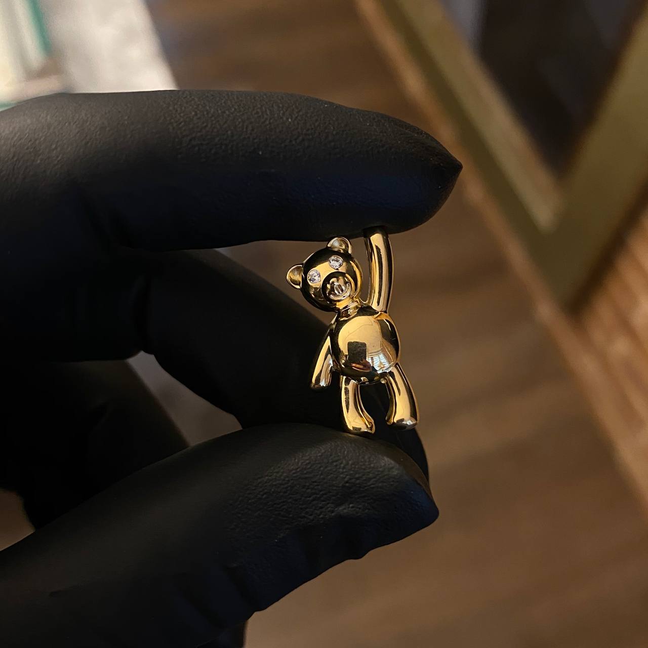 Dije Oso 4.25gr / 2.3cm Circones Blancos Oro Amarillo