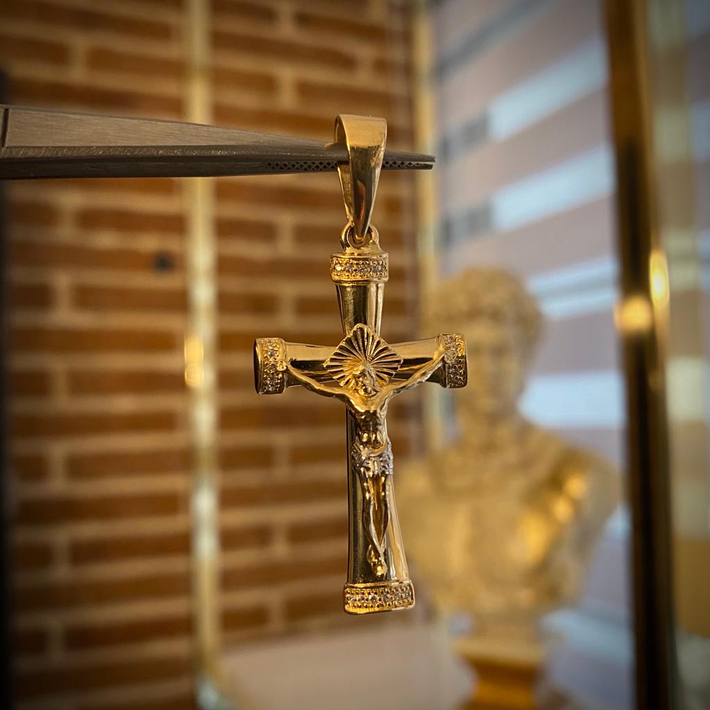 Dije Cruz Cristo 7.0gr/5cm Circones Blancos Oro Amarillo*