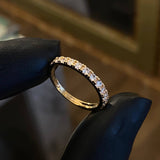 Anillo Churumbela 1.7gr T6 Circones Blancos Oro Amarillo