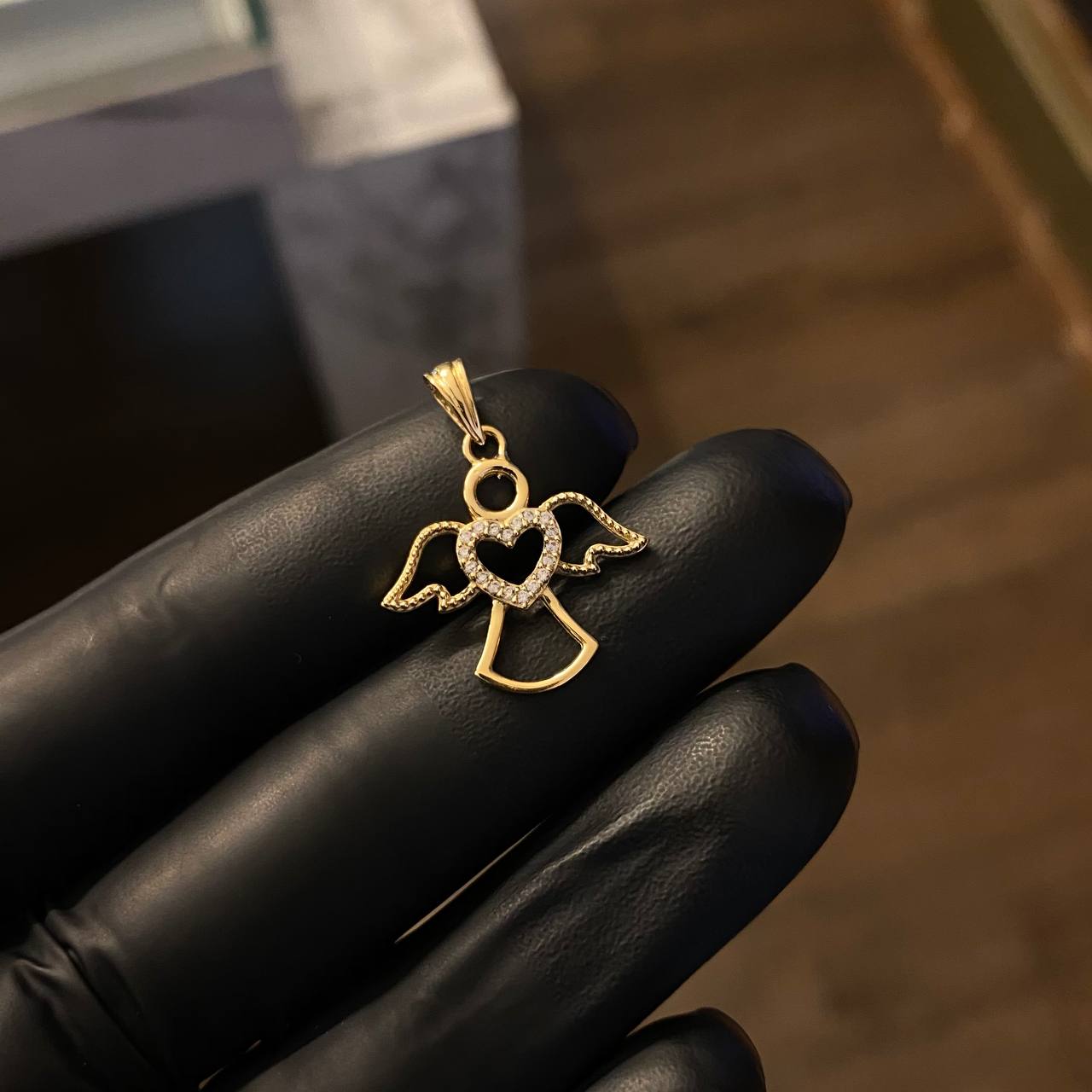 Dije Angel Corazon 1.9gr / 2.6cm Silueta Circones Blancos Oro Amarillo
