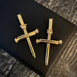 Dije Cruz Clavo 3.8gr / 4.6cm Circones Blancos Oro Amarillo