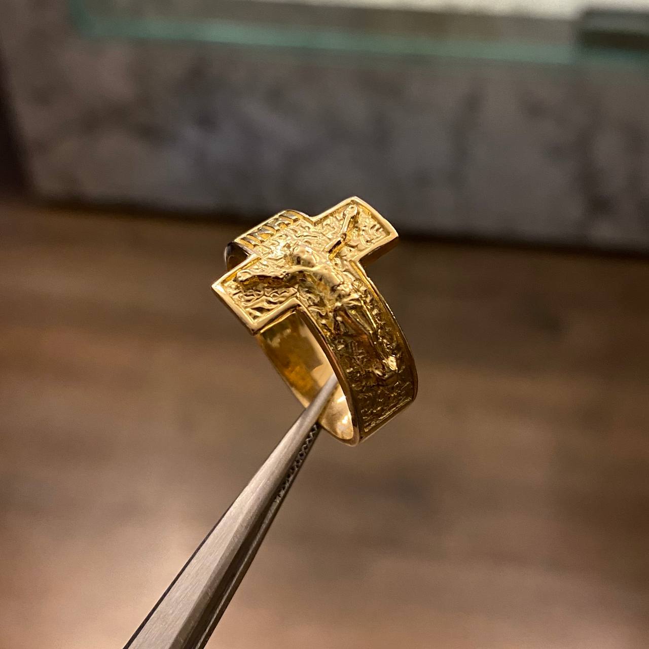 Anillo Cristo INRI 6.25gr-T11 1/2 Oro Amarillo*