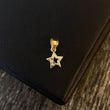Dije Estrella Doble 0.4gr/1.5cm Circones Blancos Oro Amarillo*