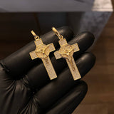 Dije Cristo Cruz 5.1gr / 4.6cm San Benito Circones Blancos Oro Amarillo