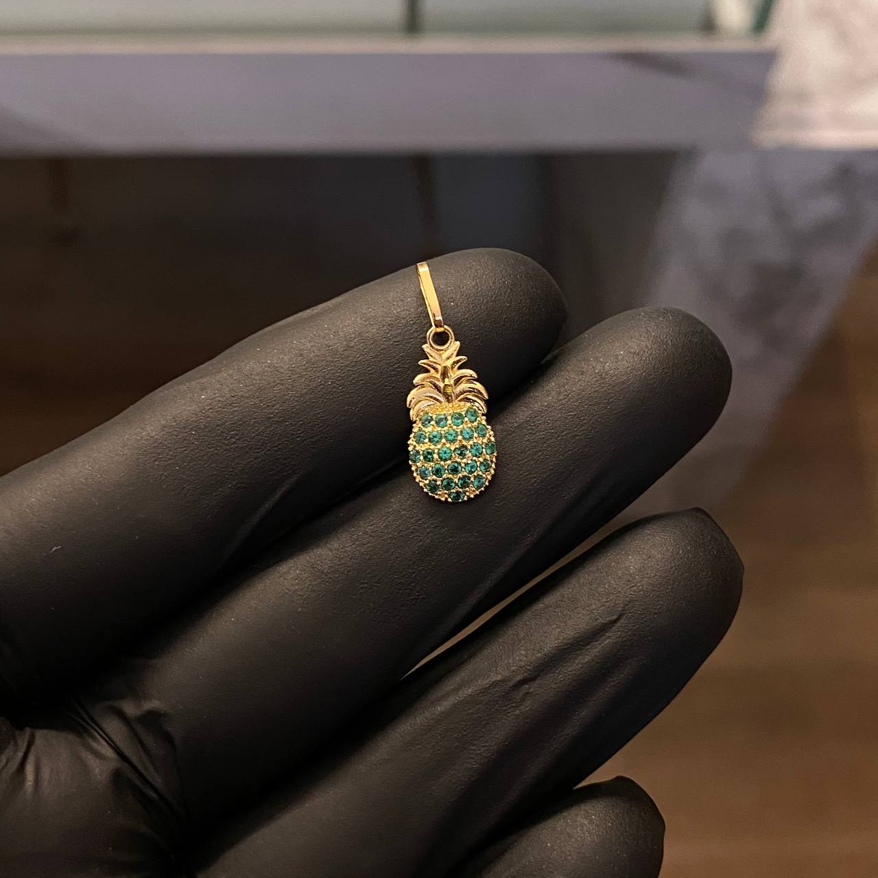 Dije Piña 1.25gr/2.3cm Circones Verdes Oro Amarillo