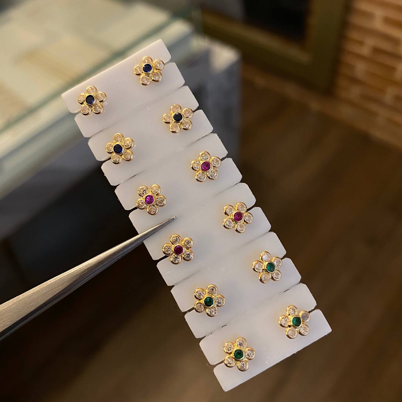 Topos Flor 0.7gr/1cm Circones Blancos y Verdes Oro Amarillo