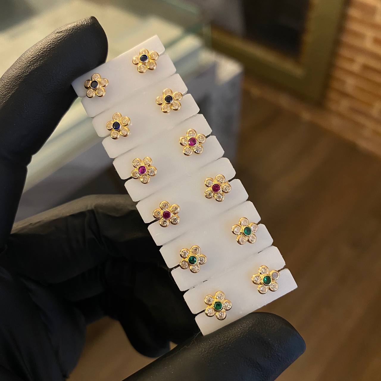 Topos Flor 0.7gr/1cm Circones Blancos y Verdes Oro Amarillo