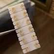 Topos Letra  C 0.80gr/1cm Circones Blancos Oro Amarillo*