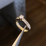 Anillo Solitario 2.8gr- T6 3/4 Circones Blancos Oro Amarillo