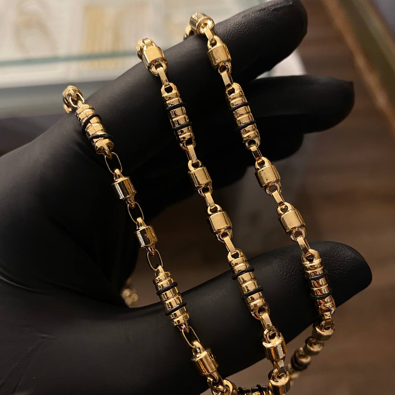 Cadena Rustica 19.15gr/65cm Cauchos Negros Oro Amarillo