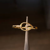 Anillo Silueta Hoja 1.2gr-T7 1/2 Circones Blancos Oro Amarillo