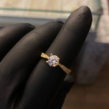 Solitario 2.4gr- T7 1/2 Anillo Circones Blancos Oro Amarillo