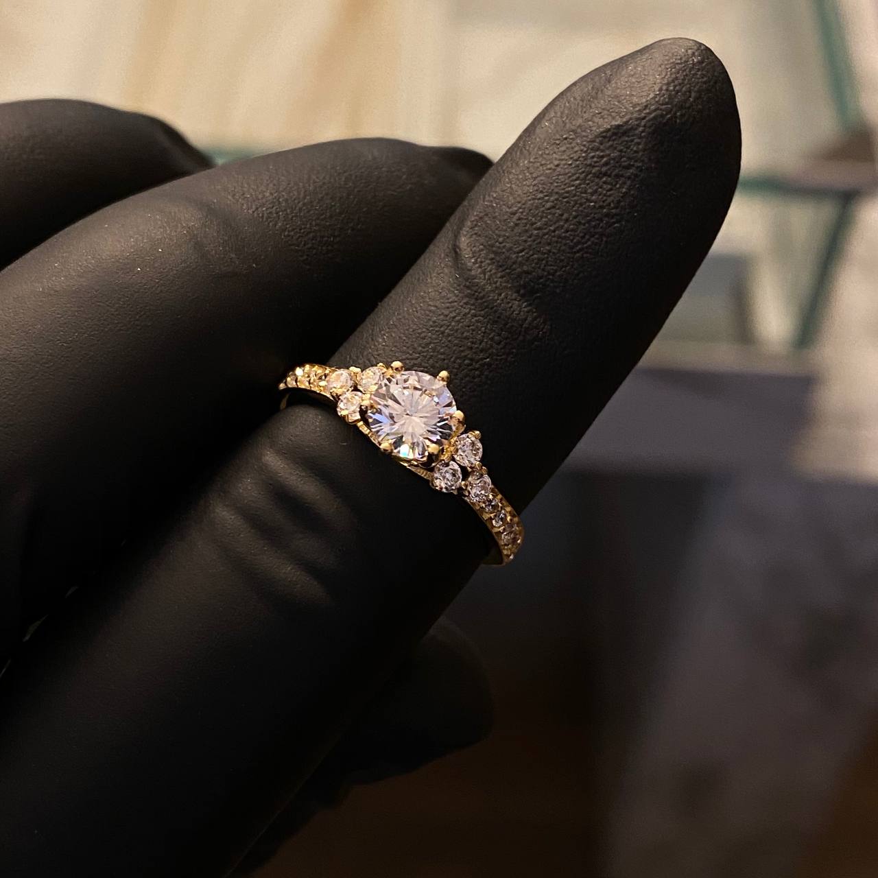 Solitario Conjunto 2.05gr-T6 1/2 Anillo Circones Blancos Oro Amarillo