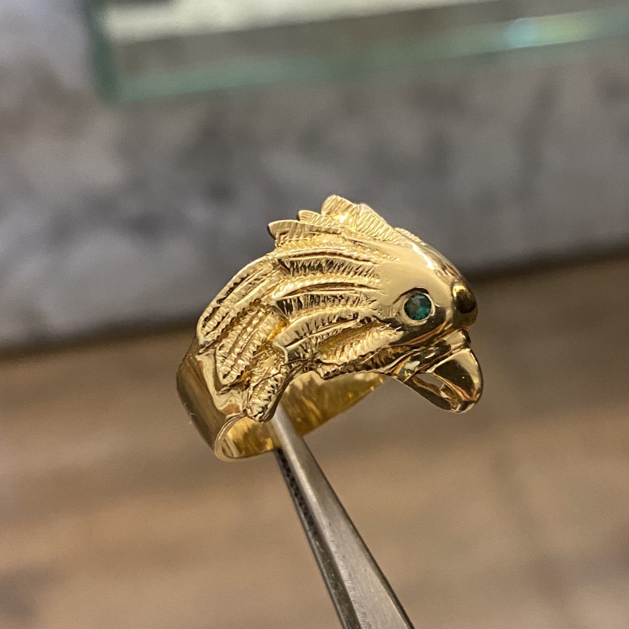 Anillo Aguila 7.85gr-T8 1/2 Circones Verdes Oro Amarillo