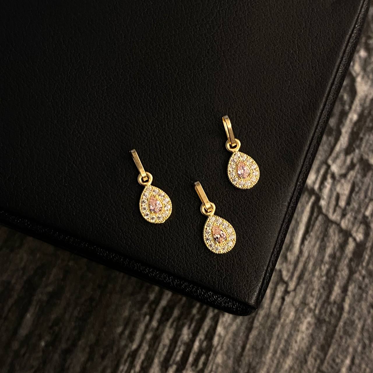 Dije Pera 0.3gr/1.3cm Tiny Circones Rosa Blancos Oro Amarillo